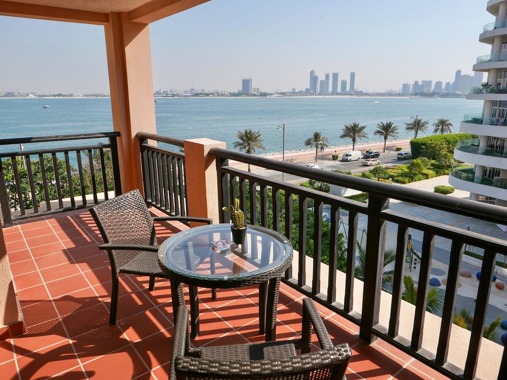 Luxury Apartment, 2 Bedrooms, Sea View, Beachfront photo 1