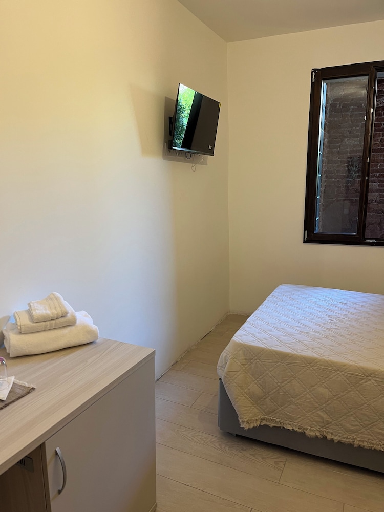Basic Room photo 3