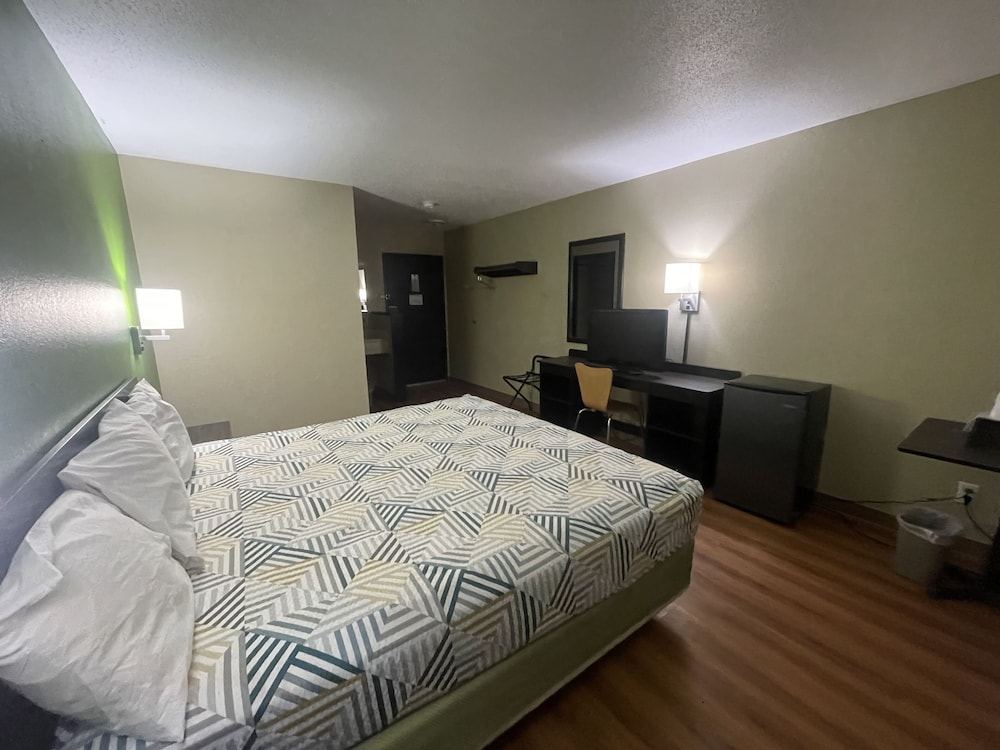 Room, 1 Queen Bed, Accessible photo 1