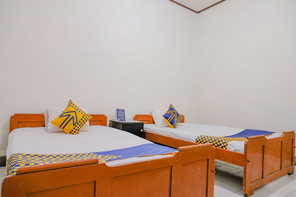 Economy Twin Room