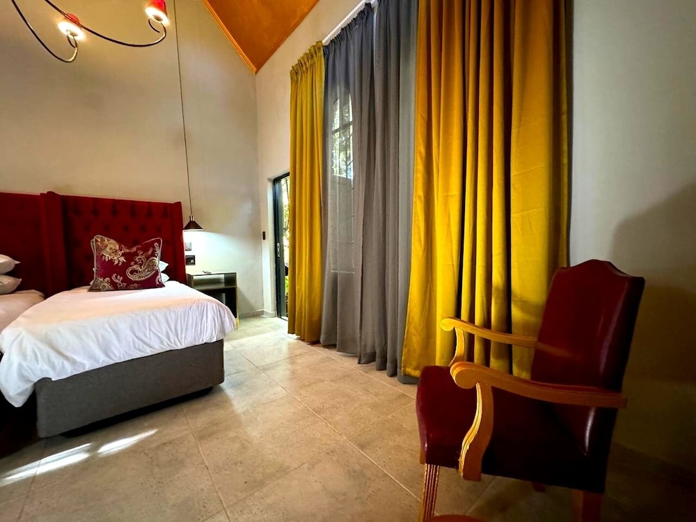 Superior Twin Room, 2 Twin Beds - Photo 8