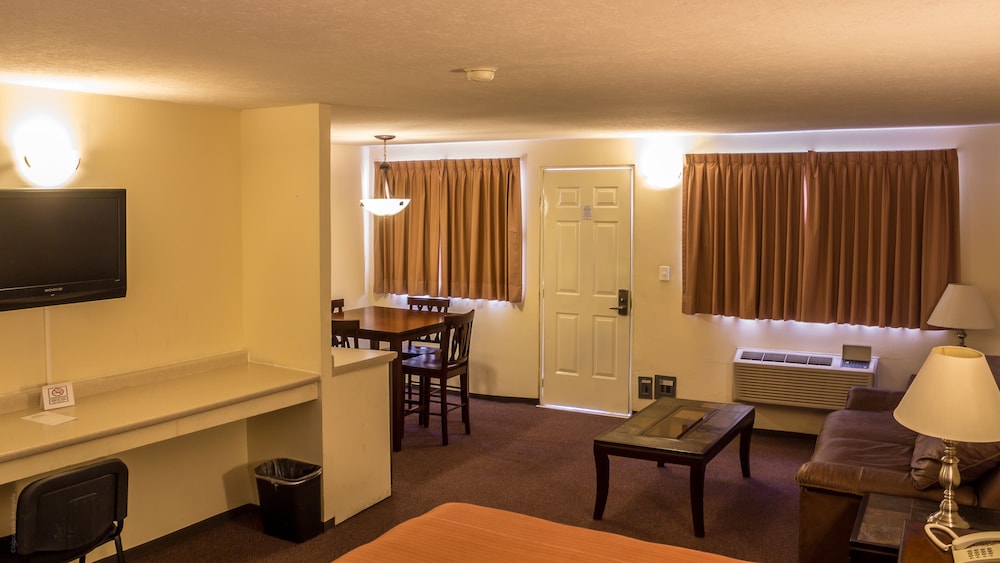Premium Studio Suite, 1 King Bed with Sofa bed photo 2