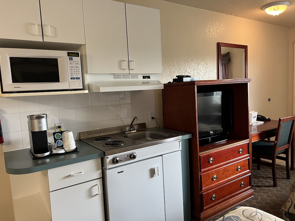Room, 2 Double Beds, Non Smoking - Photo 3