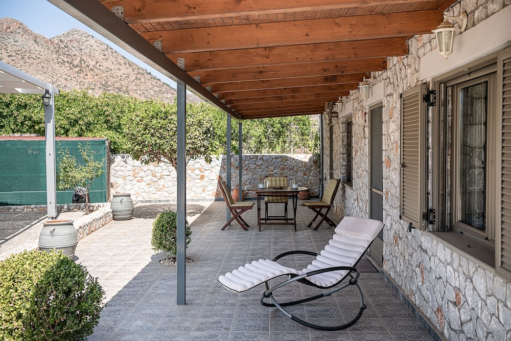 Rustic Chalet photo 3