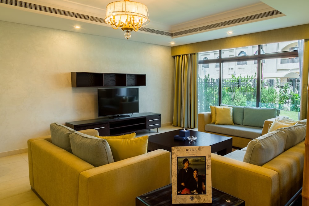 Seashell Paradise Five Bedroom Suite thumbnail 6