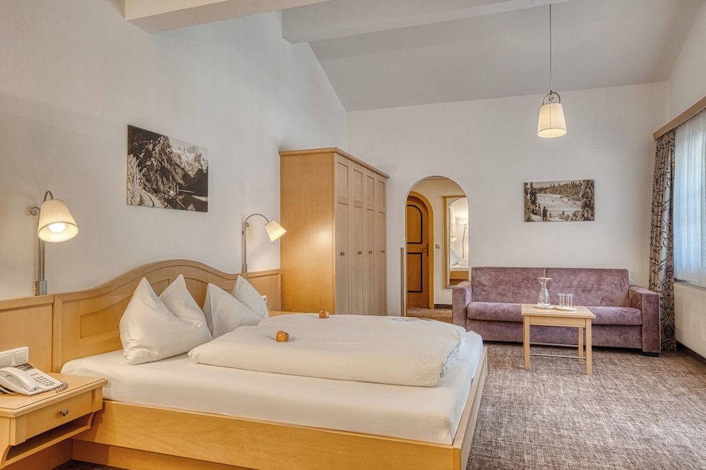 Double Room, Balcony (Ost)