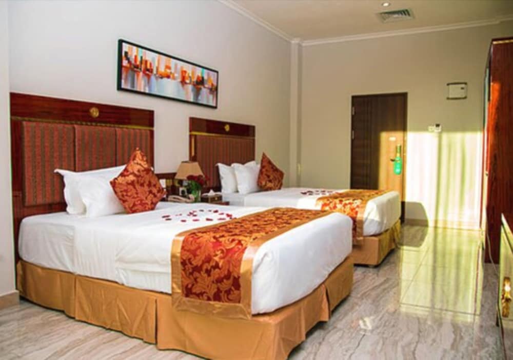 Superior Room, 3 Twin Beds, Non Smoking - Photo 7