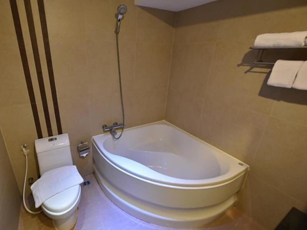 Standard Double Room, Non Smoking, Private Bathroom photo 2