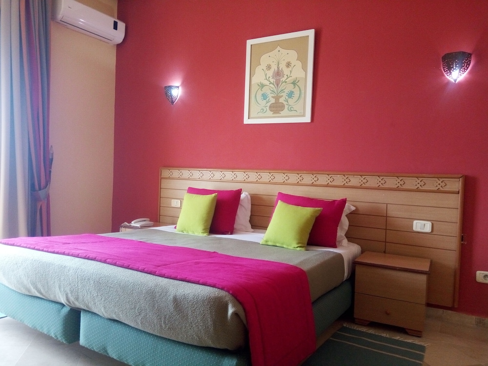 Basic Double Room photo 3