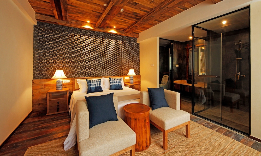 Elegant Double Room photo 2