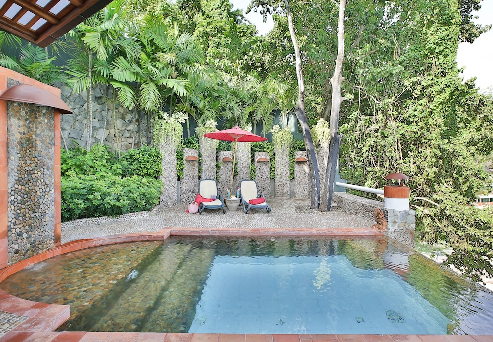 Pool Suite - Photo 6