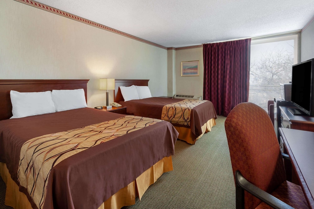 Room, 2 Double Beds, Smoking - Photo 1
