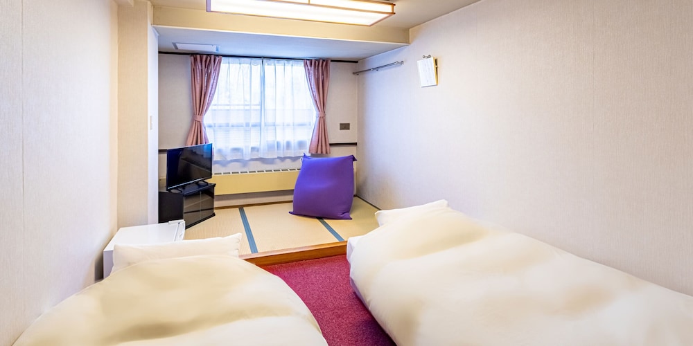 Twin Room with toilet (Shared Bathroom), Non Smoking photo 1