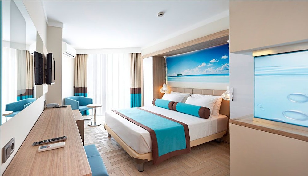 Standard Double or Twin Room, Sea View photo 3