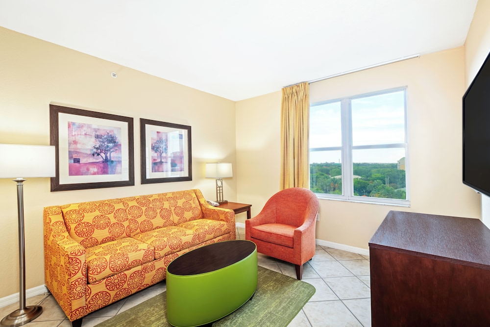 Two Bedroom Suite - Photo 15