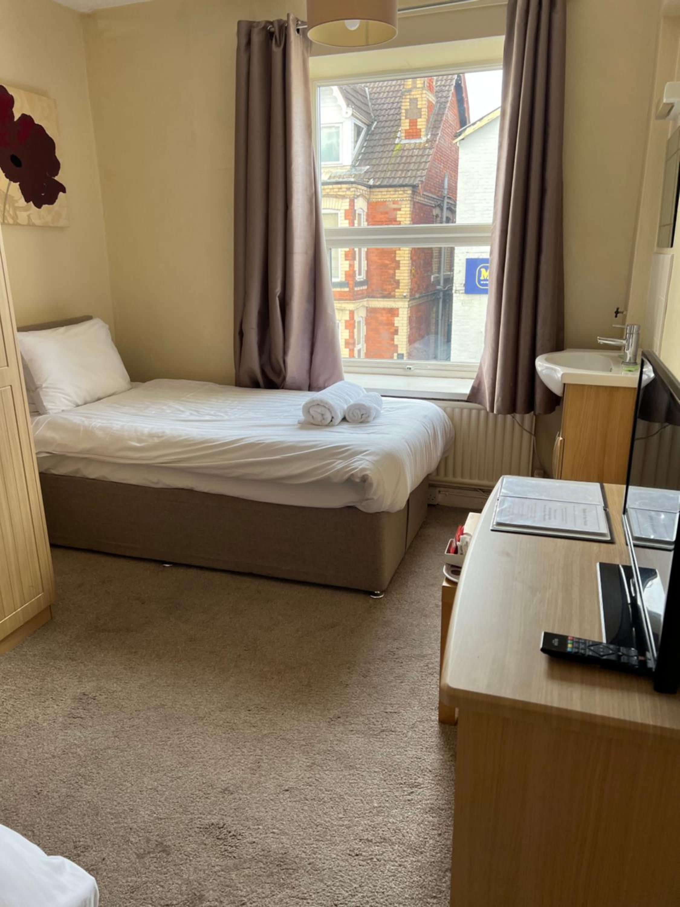 Budget Twin Room photo 2