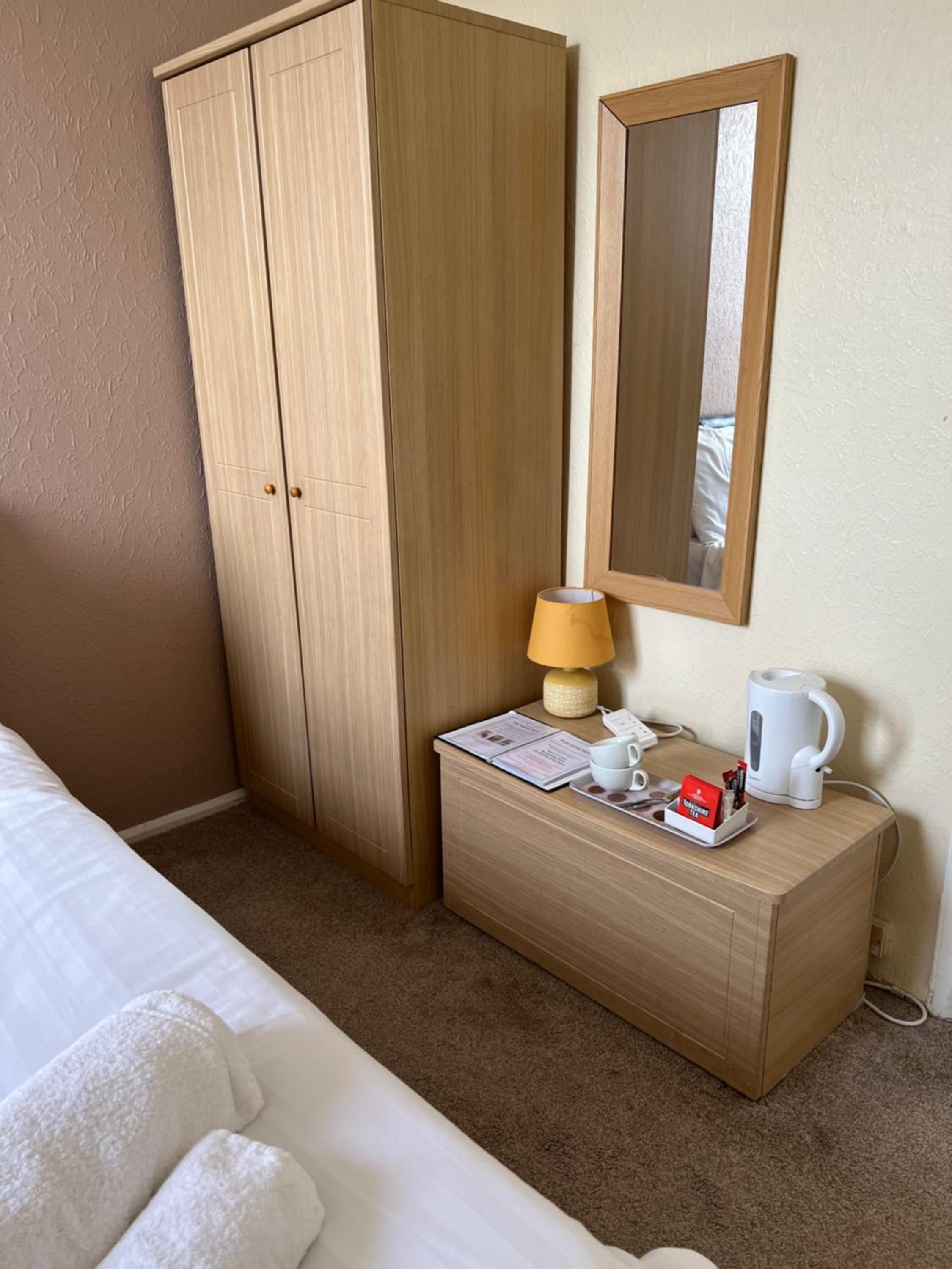 Budget Double Room photo 3