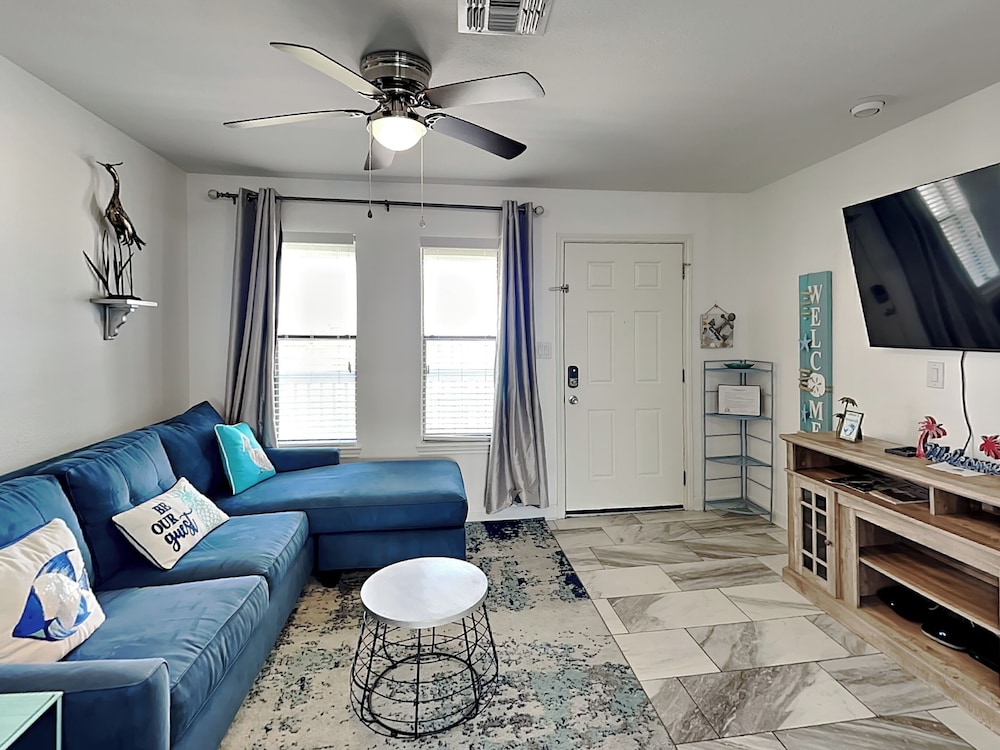 Condo (1 Bedroom)