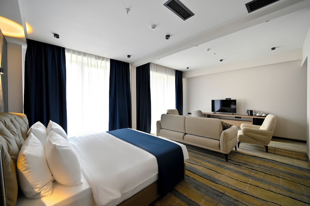 Deluxe Double Room, Balcony, Mountain View photo 3