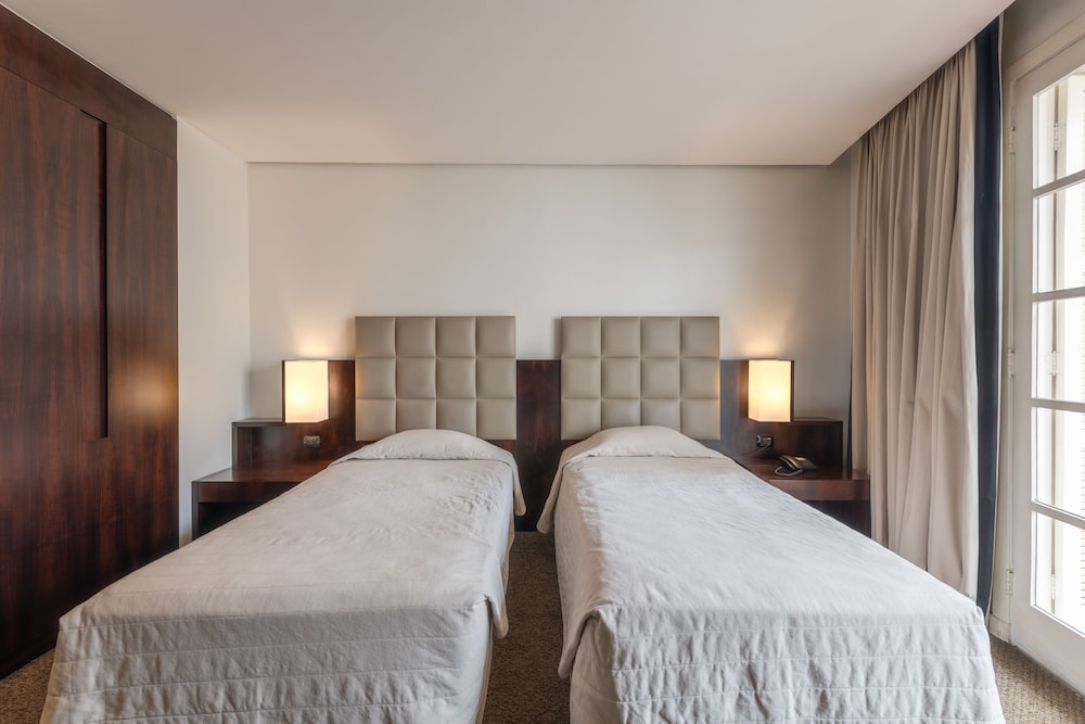 Standard Single Room - Photo 2