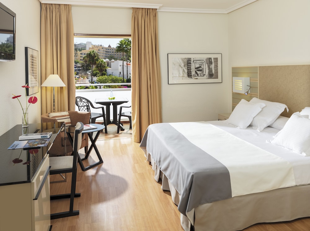 Twin Room, Balcony (1 Adult)