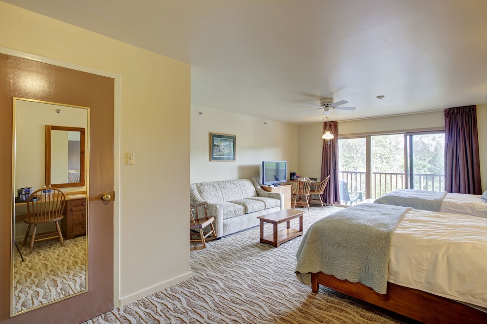 Standard Room, 2 Double Beds photo 2