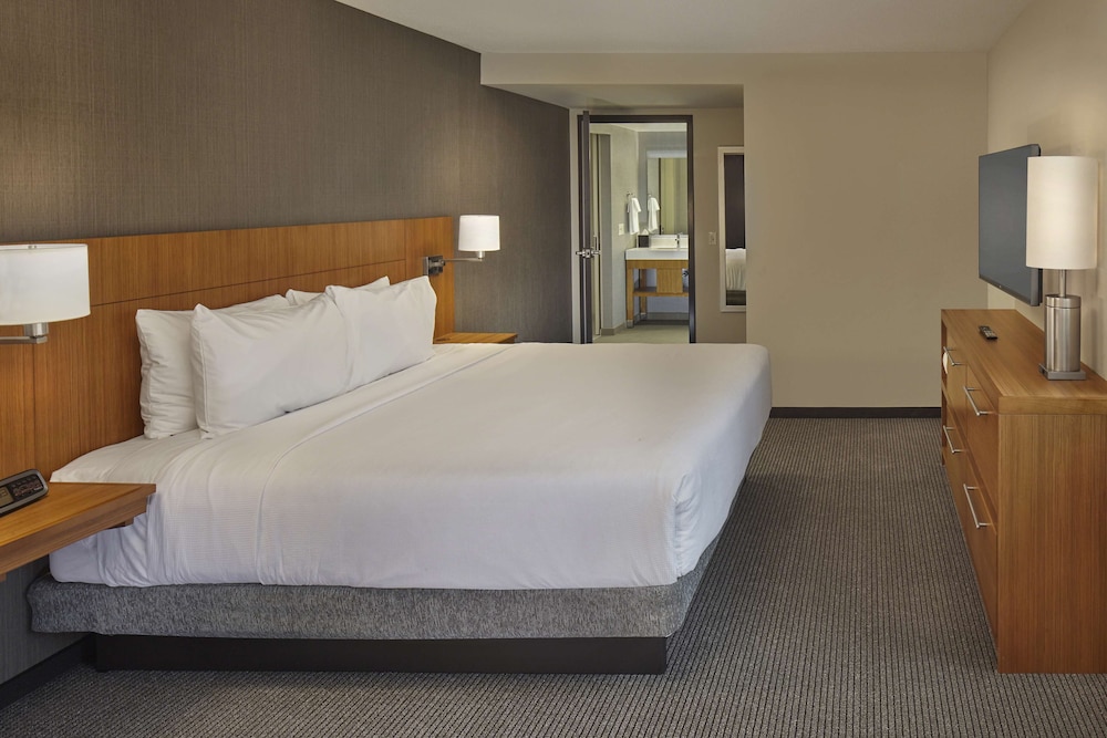 Room, Accessible photo 3
