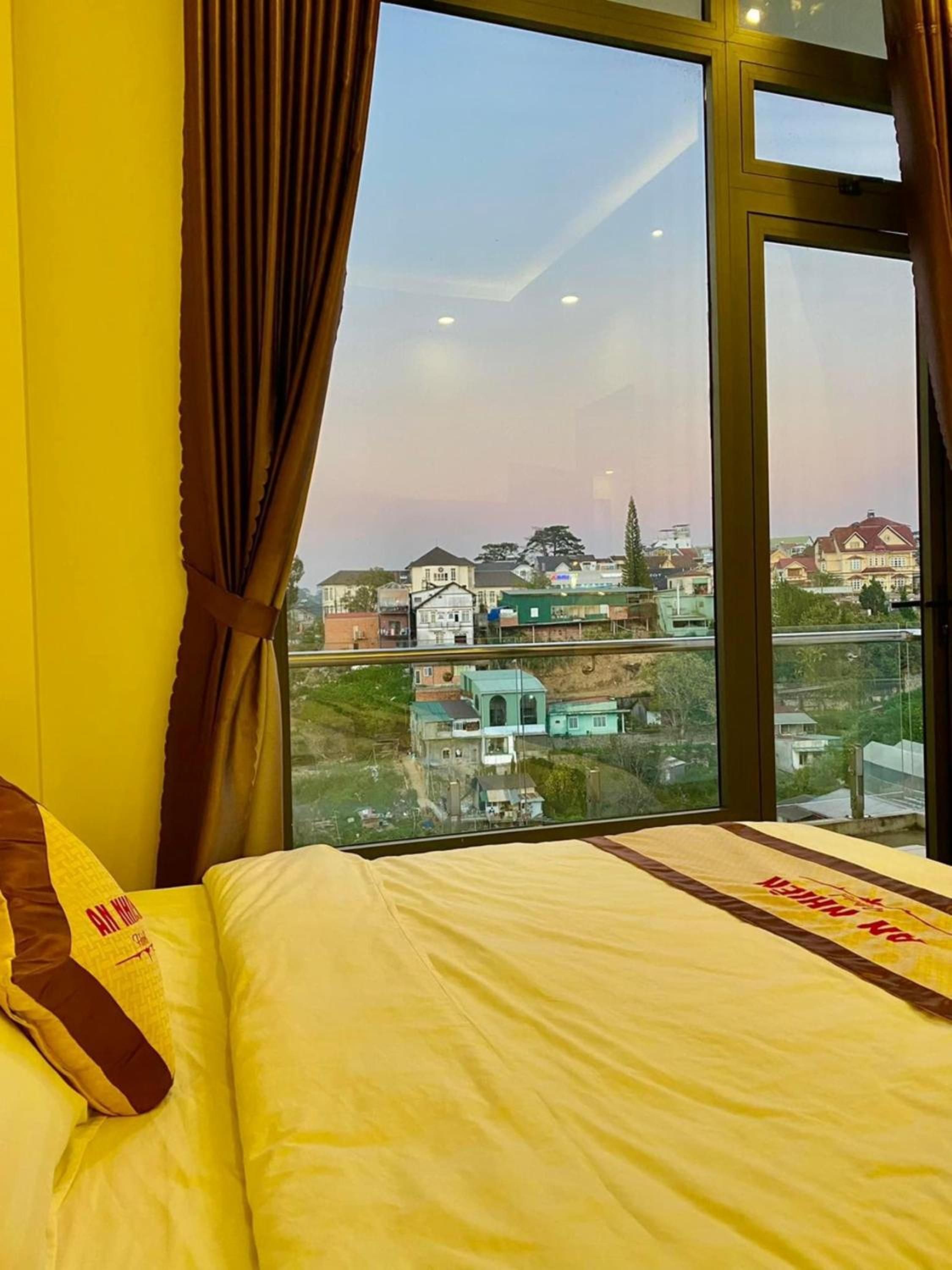 Double Room with Balcony - Photo 9