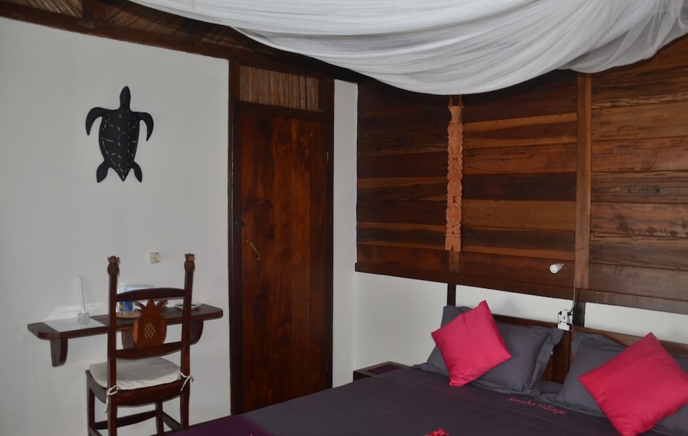 Standard Bungalow, 1 King Bed, Non Smoking
