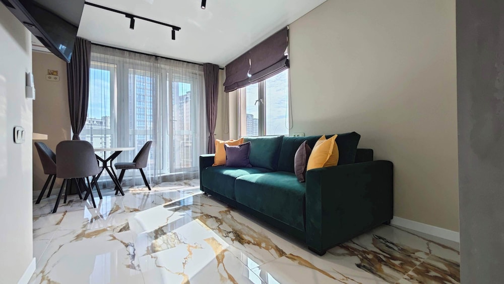 Basic Apartment, 1 Queen Bed, Kitchen (Nezavisimosti prosp., 88-432)