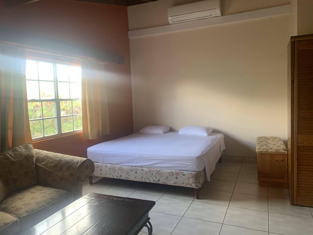 Royal Suite, 4 Bedrooms, Balcony, Courtyard View