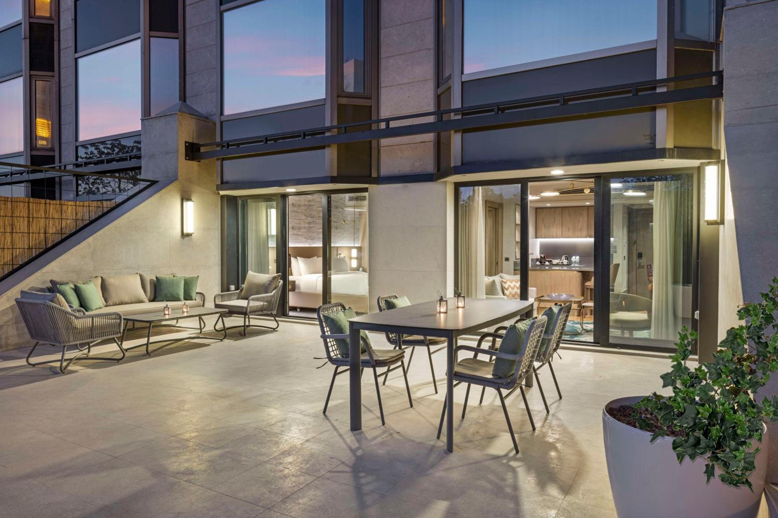 Suite with Terrace thumbnail 6