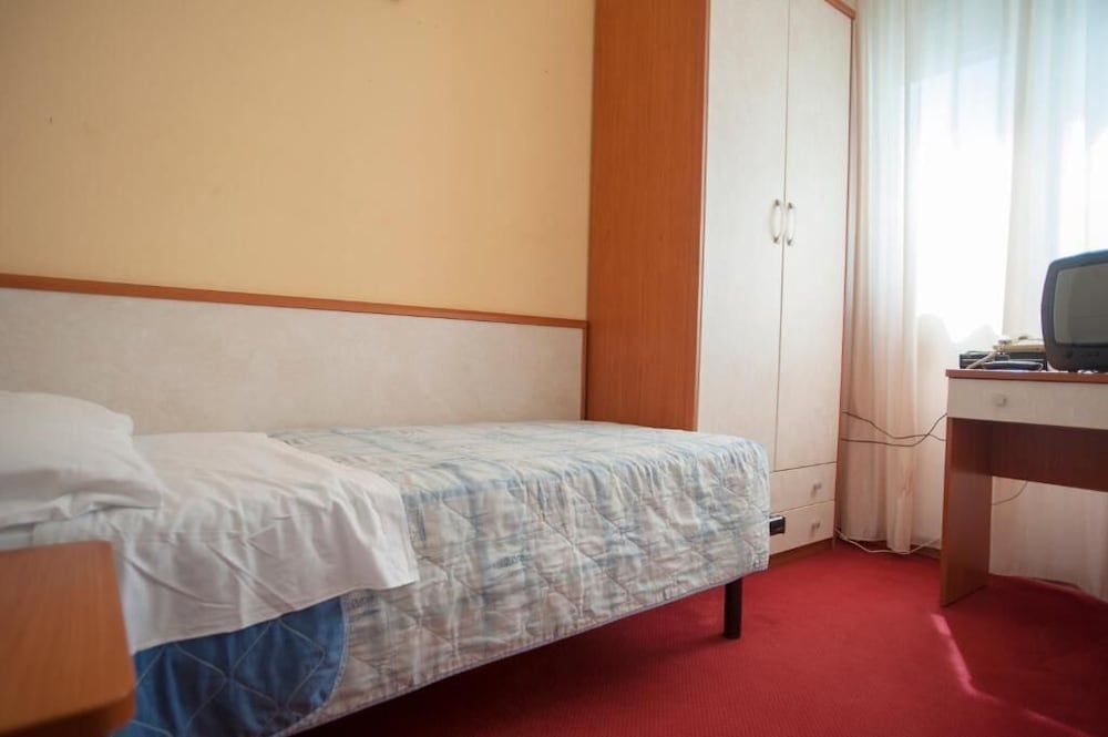 Basic Single Room photo 1