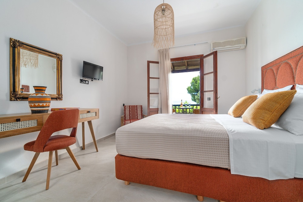 Deluxe Room, Sea View photo 3