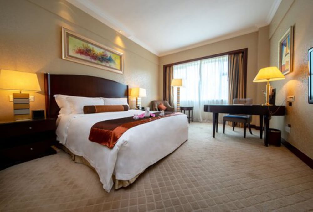 DELUXE KING ROOM - Photo 1