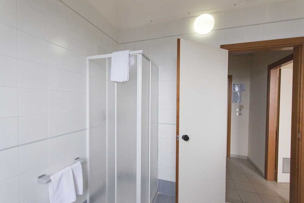 Standard Room, 1 Double or 2 Twin Beds, Balcony, Oceanfront photo 3