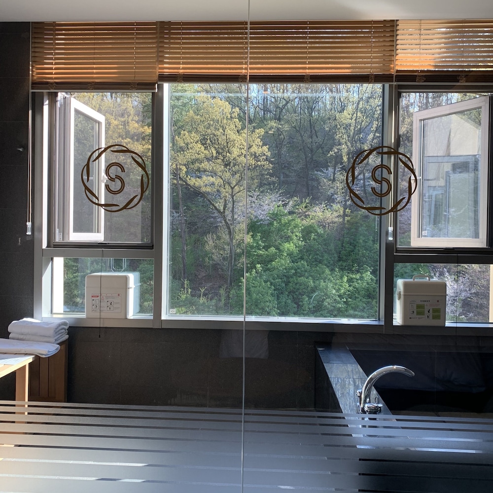 (Breakfast Included) Mountain view Junior Suite Double photo 3