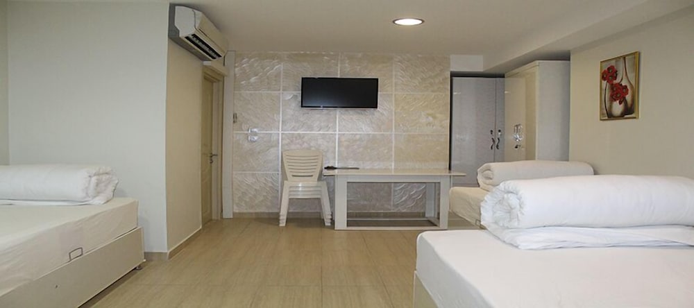 Standard Triple Room photo 2
