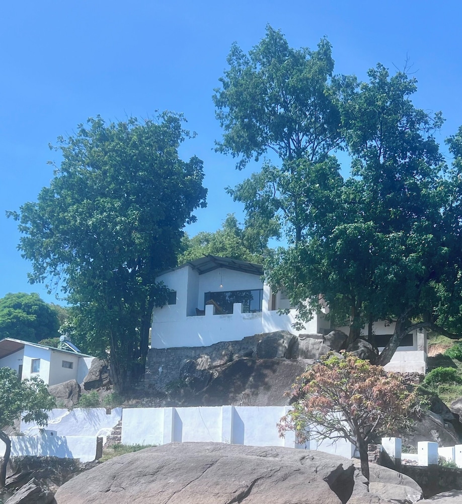 Honeymoon Double Room, 1 Bedroom, Beach View photo 2