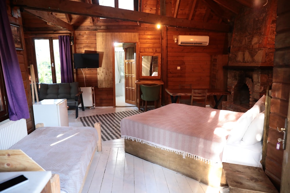 Deluxe Chalet, 1 Bedroom, Fireplace, Garden View