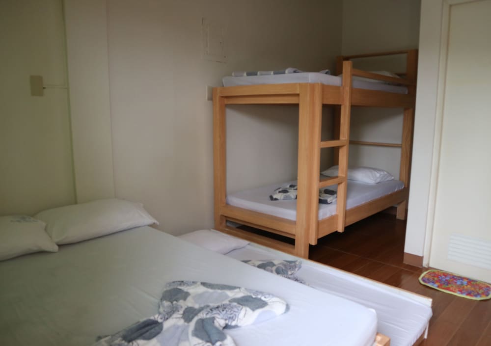 Family Room, Multiple Beds photo 2