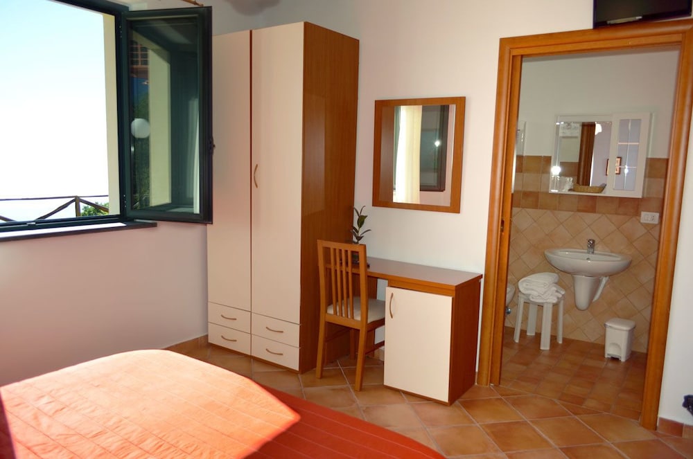 Double Room, Mountain View photo 3