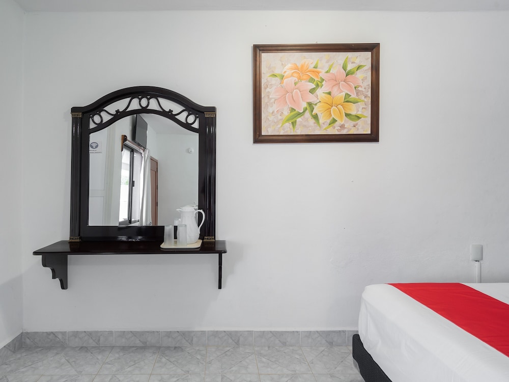 Standard Room, 2 Double Beds - Photo 10