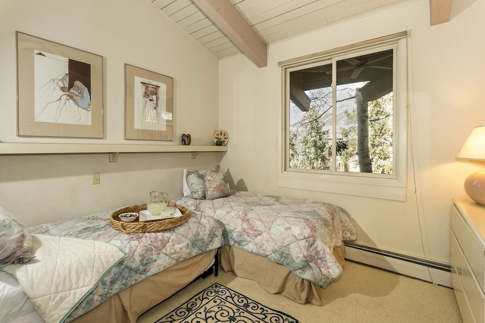 Condo, 3 Bedrooms