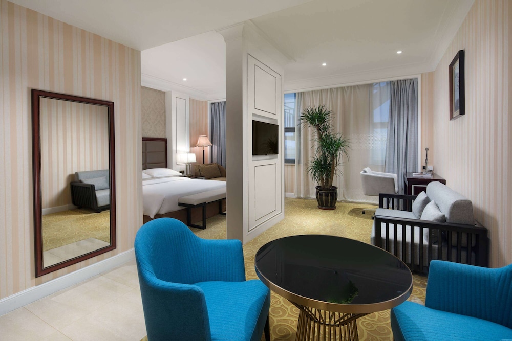 Superior Suite, 1 King Bed, Non Smoking