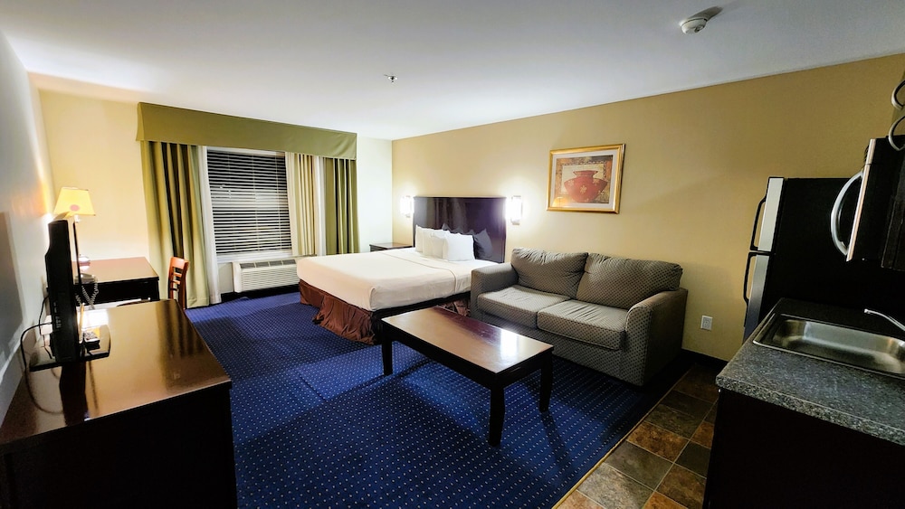 Standard Room, 1 King Bed, Non Smoking, Kitchenette photo 1