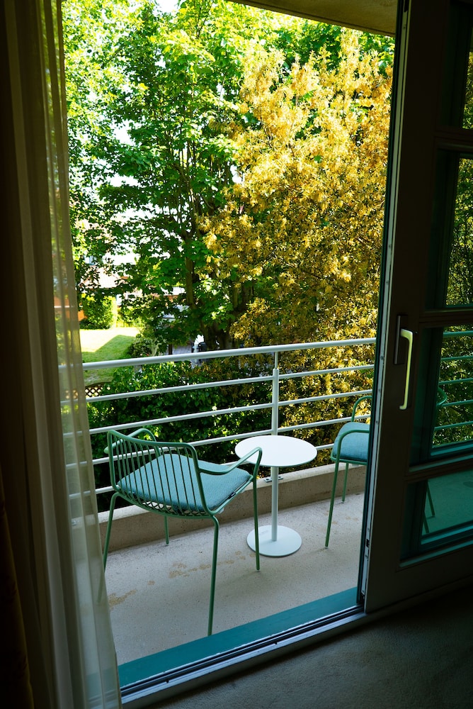 Premium Twin Room photo 2