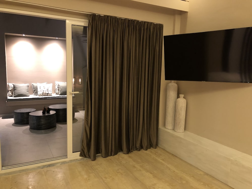 Premier Studio Suite, 1 Bedroom, Hot Tub, Partial Sea View photo 3