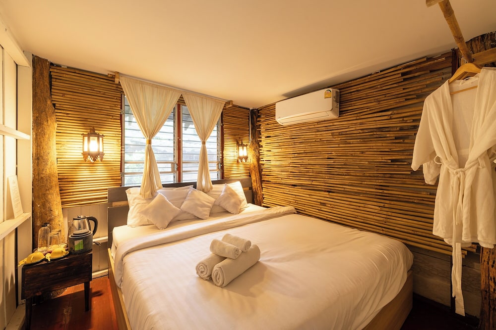 Villa - Photo 1
