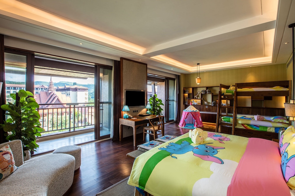 Junior Suite, Multiple Beds, Club Lounge Access (Lounge Access)